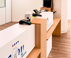 Photo de la banque d'accueil du centre de santé Marais-Médéor Aix les Bains